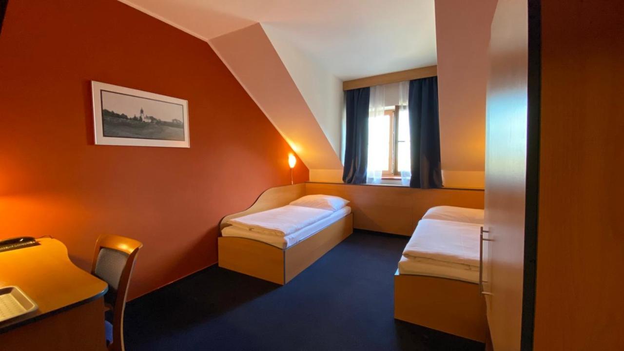 Hotel U Milina מראה חיצוני תמונה