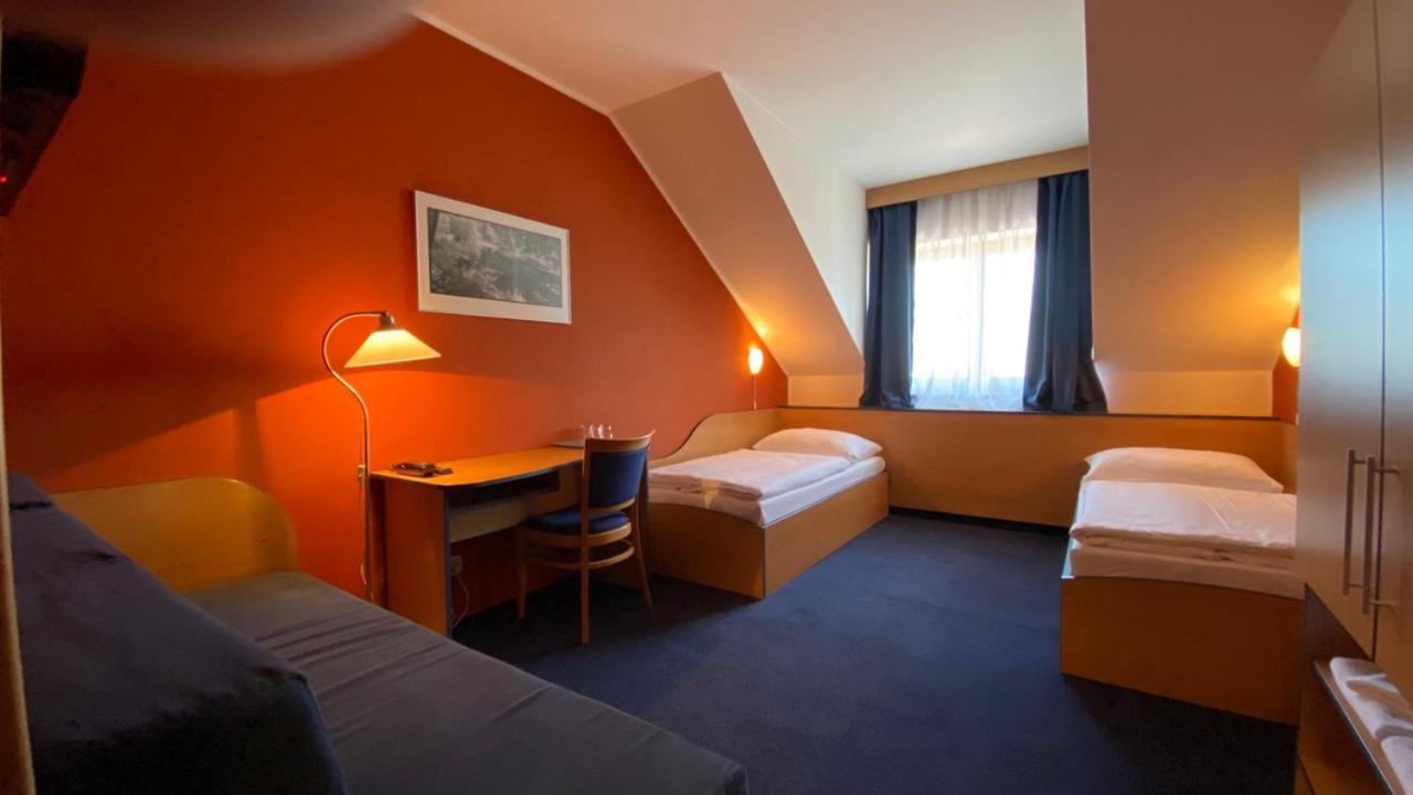 Hotel U Milina מראה חיצוני תמונה