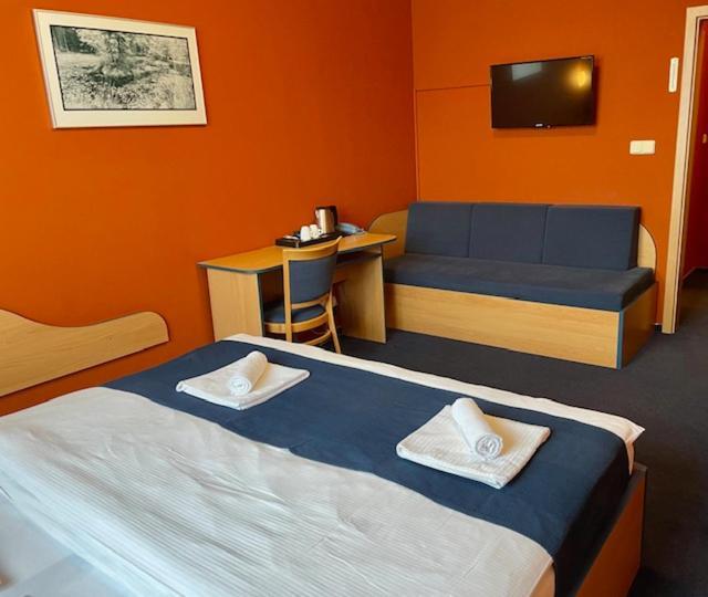Hotel U Milina מראה חיצוני תמונה