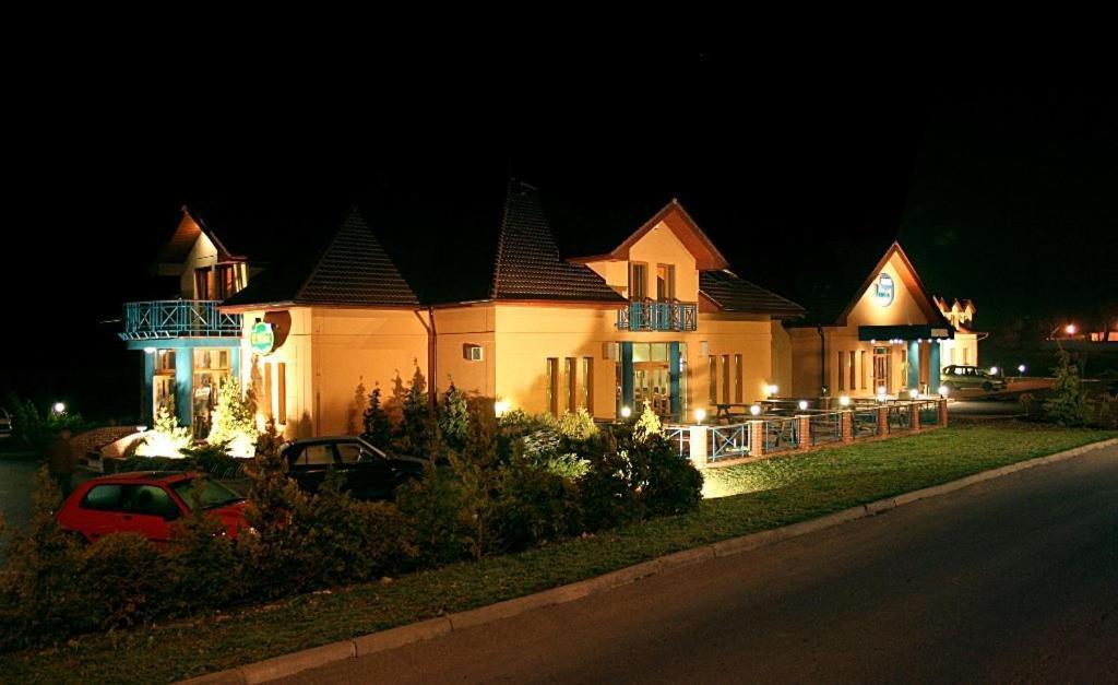 Hotel U Milina מראה חיצוני תמונה